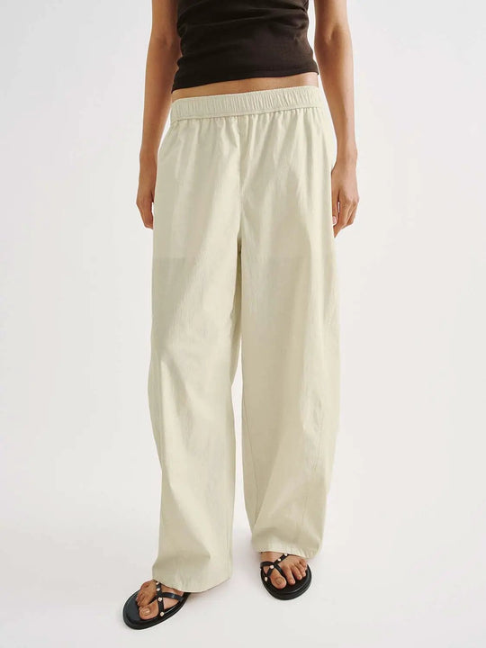 Cotton Slight Stretch Elastic Waist Curved-Leg Pants