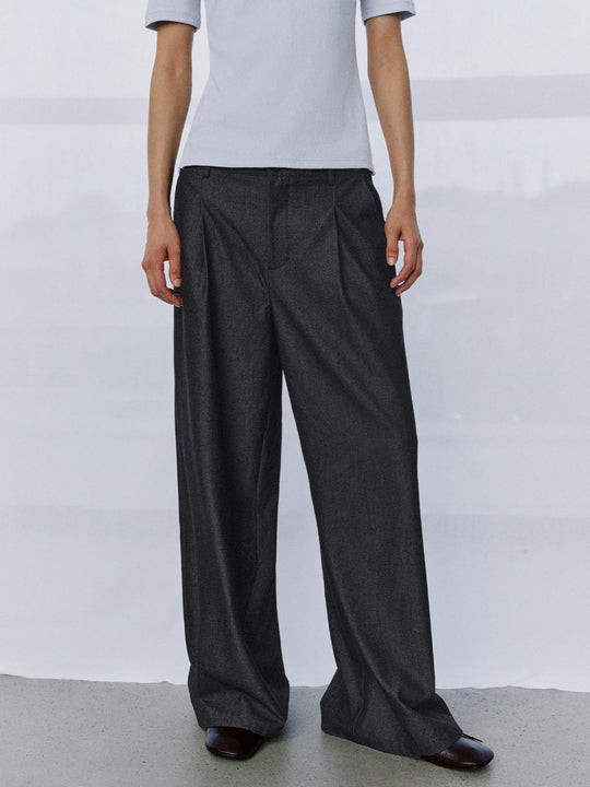 Pleated Wide Leg Jeans