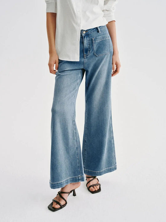 Vintage Style Patch Pocket Wide-leg Jeans