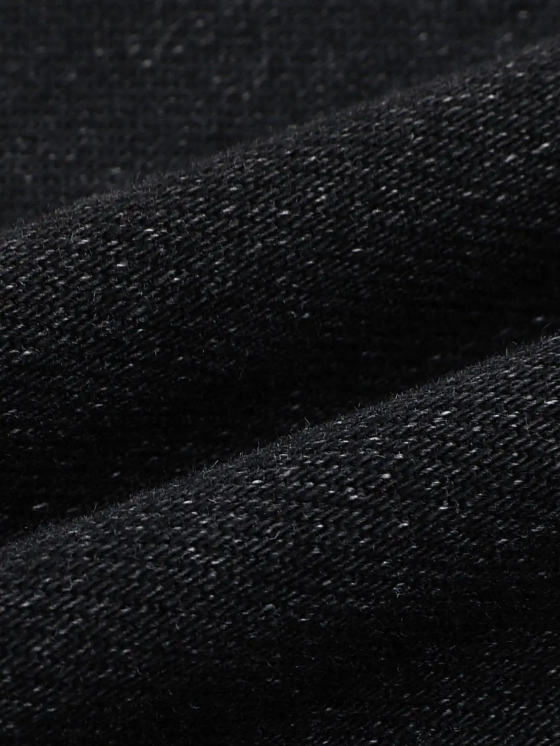 Jeans in dark indigo denim with visible weave, Urban Revivo Fashion.