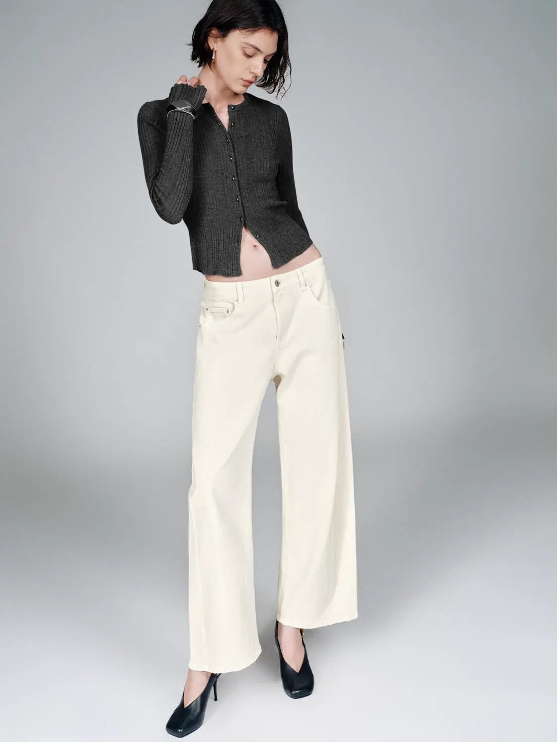 Crew Neck Slim Fit Knitted Cardigans by Urban Revivo Fashion