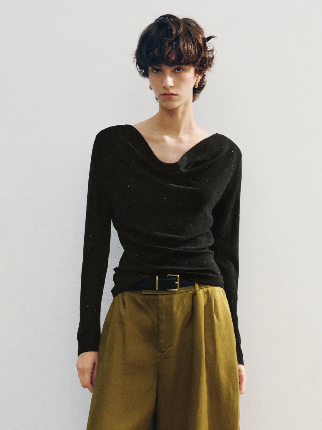 Knit T‑Shirt by Urban Revivo Fashion, black long-sleeve knitted top.