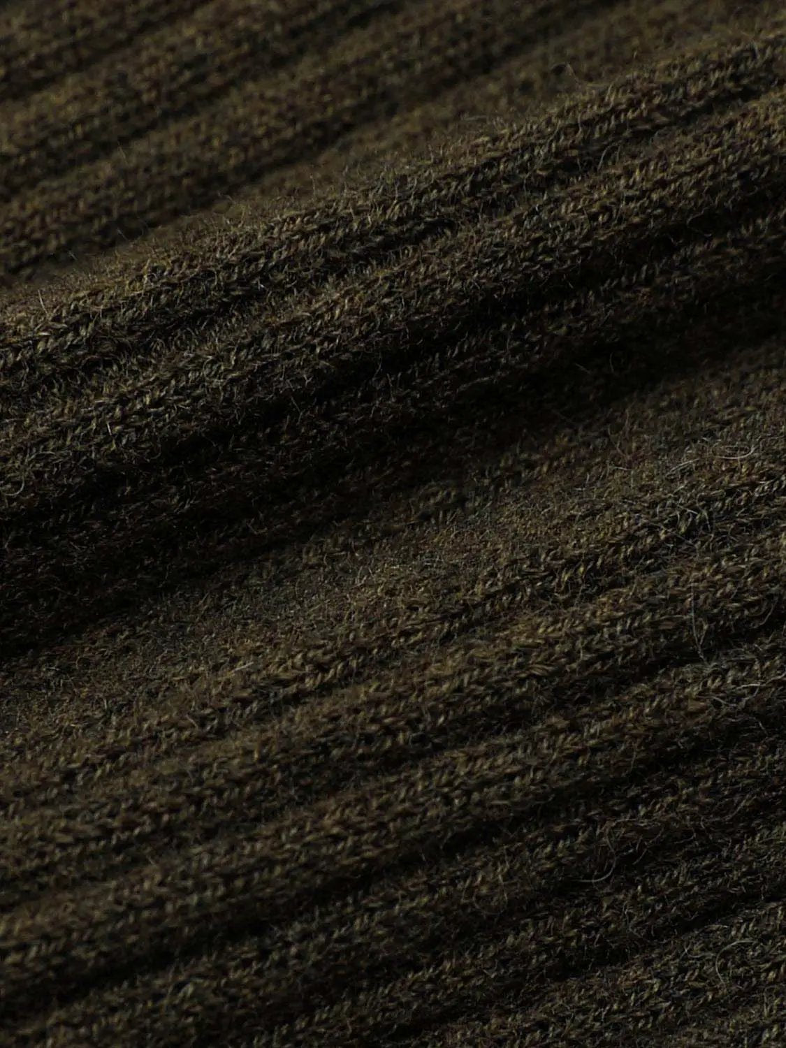 Fitted ribbed knit V-neck long-sleeve cardigan in dark brown fabric