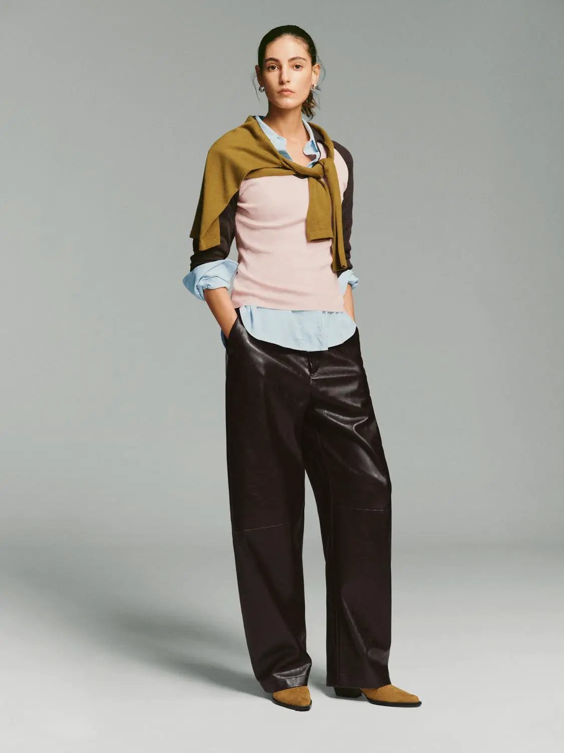 Fitted Two-tone V-neck Collared Long Sleeve Knit Top with pink body and light blue accents