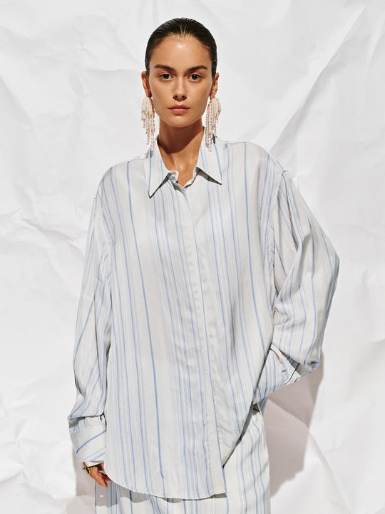 Camisas a rayas con botones contrastantes