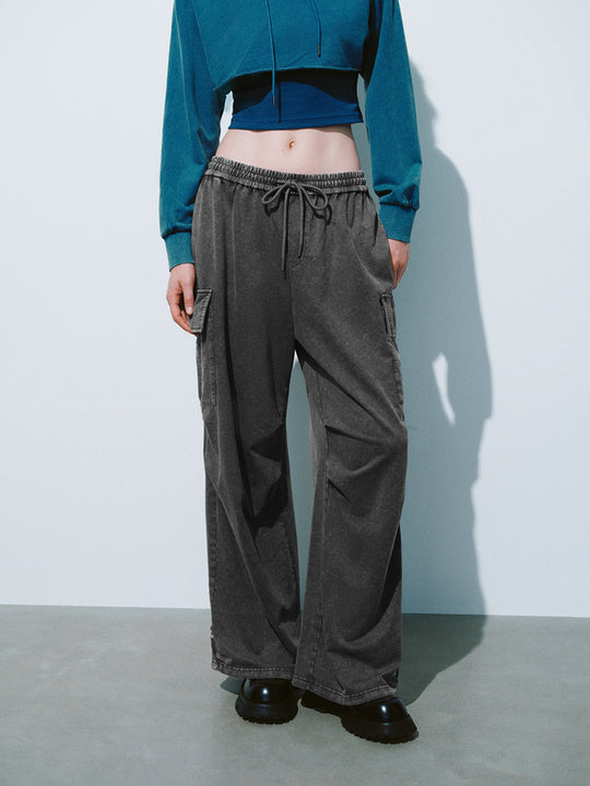 Hose mit weitem Bein und elastischen Pattentaschen