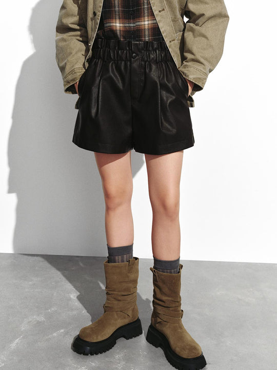 Shorts mit weitem Bein und Rüschensaum