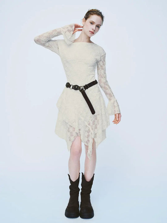 Mini-Kleid mit strukturierter asymmetrischer Saumlinie, A-Linie und langen Ärmeln