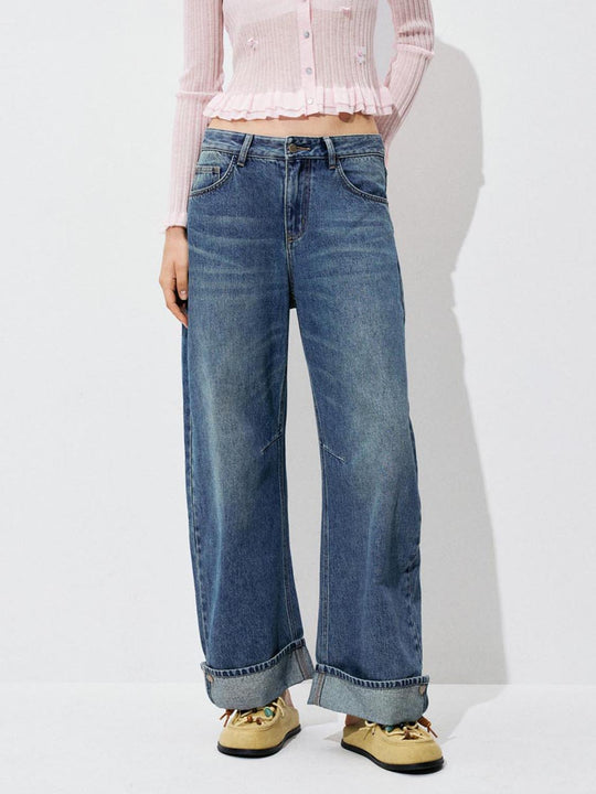 Jean à coupe ample et jambes évasées