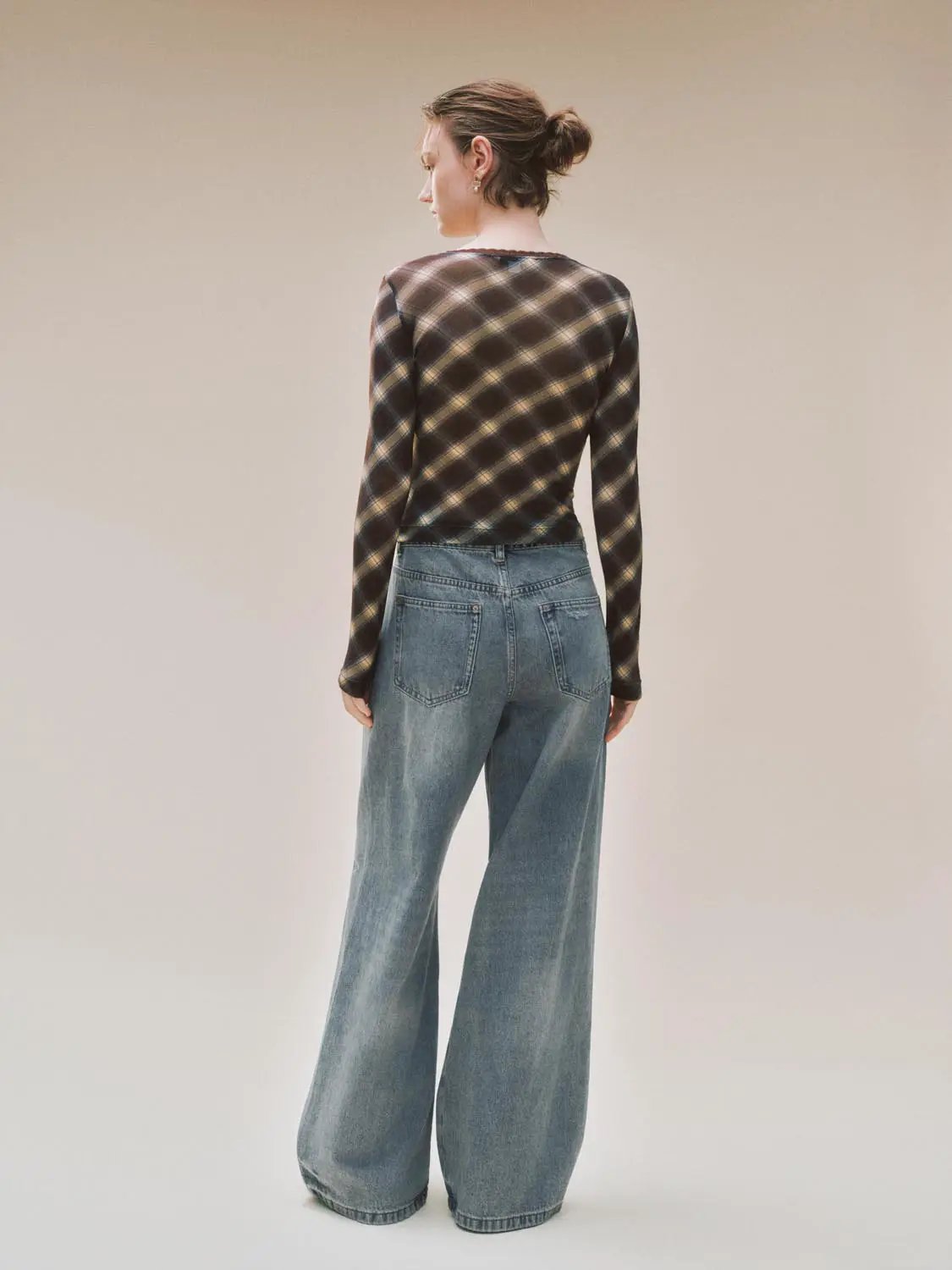 Wide-leg cotton denim jeans, light blue, back view with two rear pockets