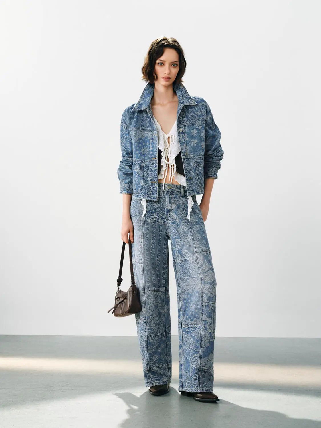 Urban Revivo Jeans blue patchwork denim, wide-leg full-length.