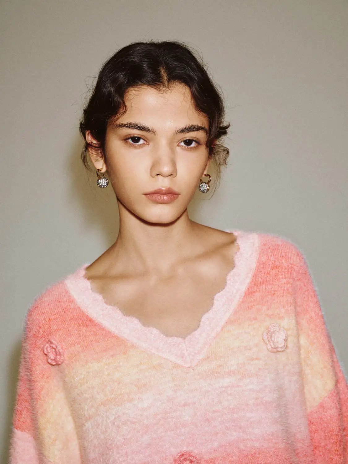 Knit T-Shirts in pink peach gradient fuzzy knit with V-neck