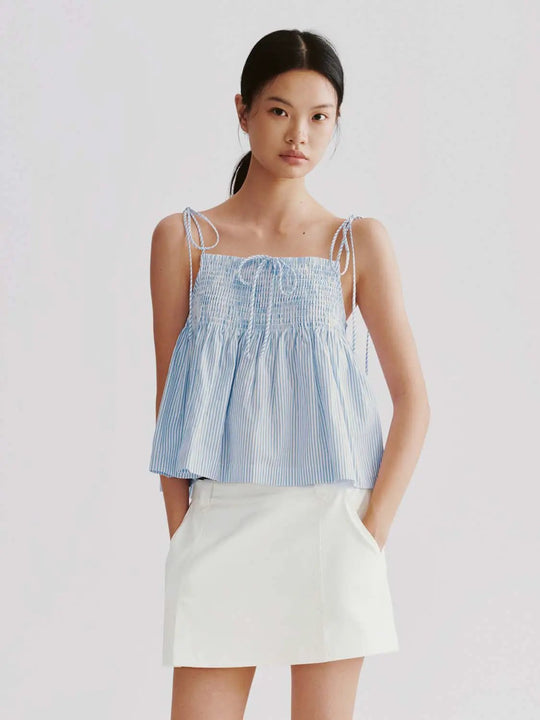 Tops de tirantes con detalle fruncido