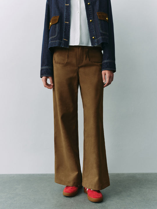 Pantaloni dritti a gamba svasata