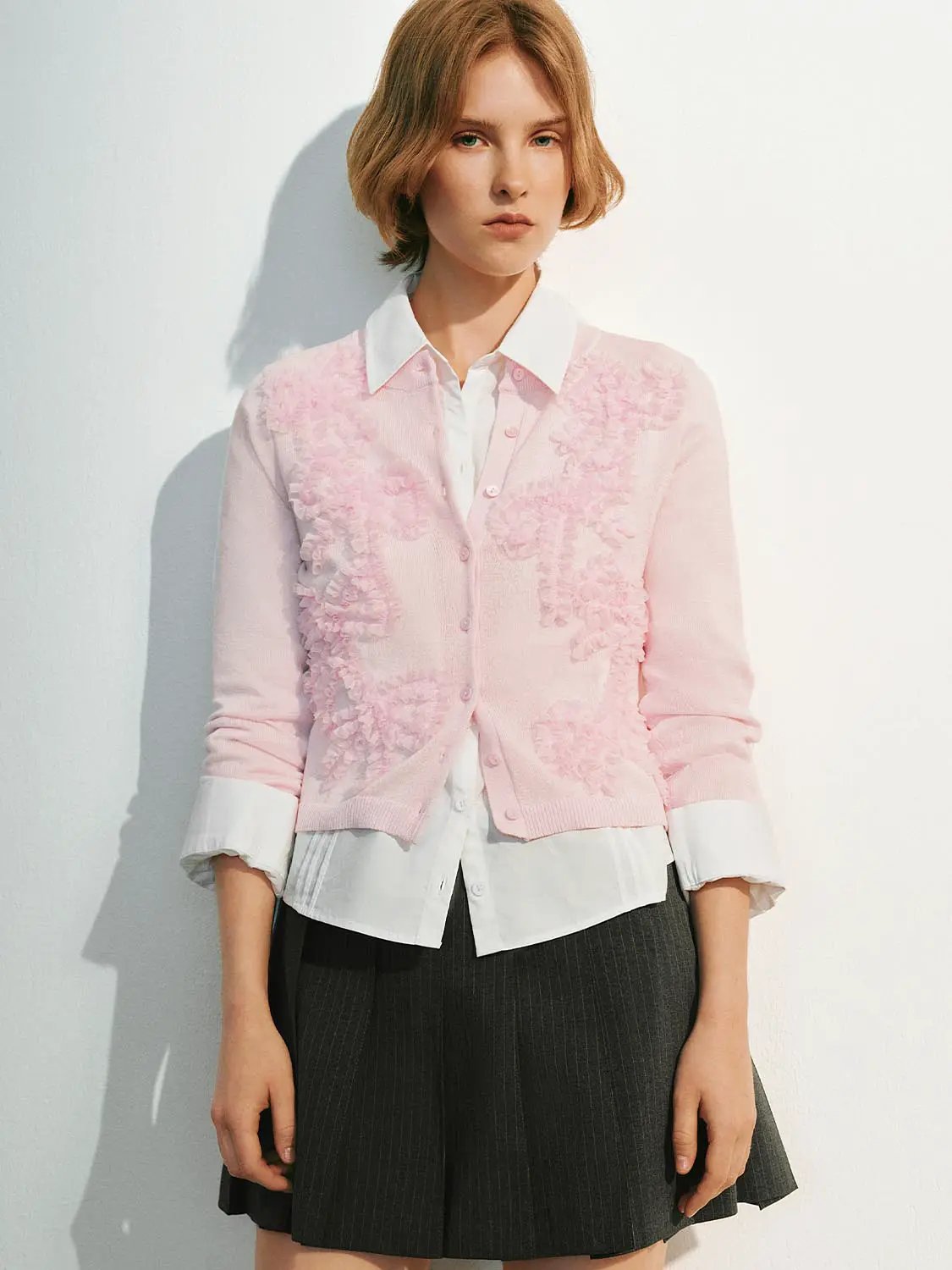 Knitted cardigan in pale pink with a textured floral pattern, Urban Revivo Fashion.