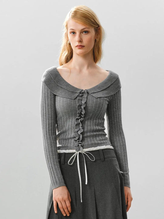 Gerippter Pullover mit langen Ärmeln, Rüschen, Falten und Reverskragen