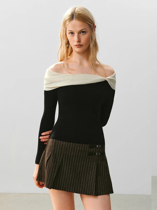 Tailliertes Colorblock-Strickshirt mit schulterfreiem Schnitt und langen Ärmeln