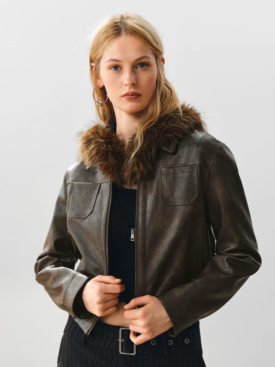 Leather jacket in brown leather with fur collar and zip front by Urban Revivo Fashion