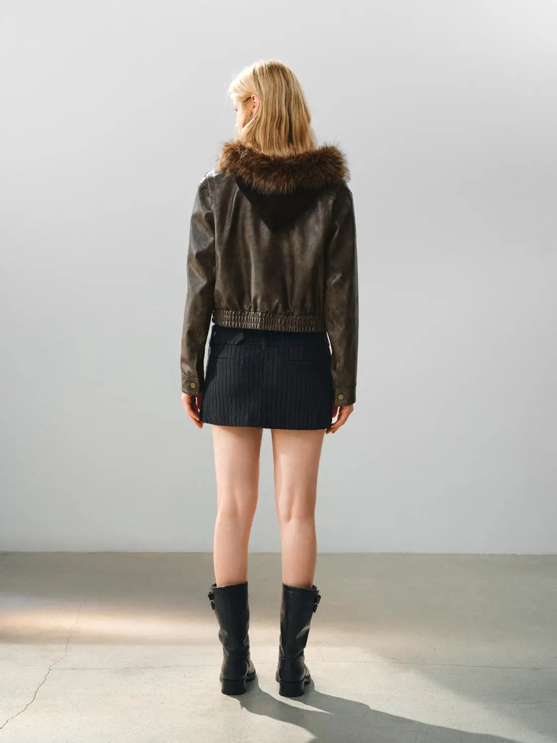 Leather jacket with brown fur-trim hood, back view, Urban Revivo Fashion