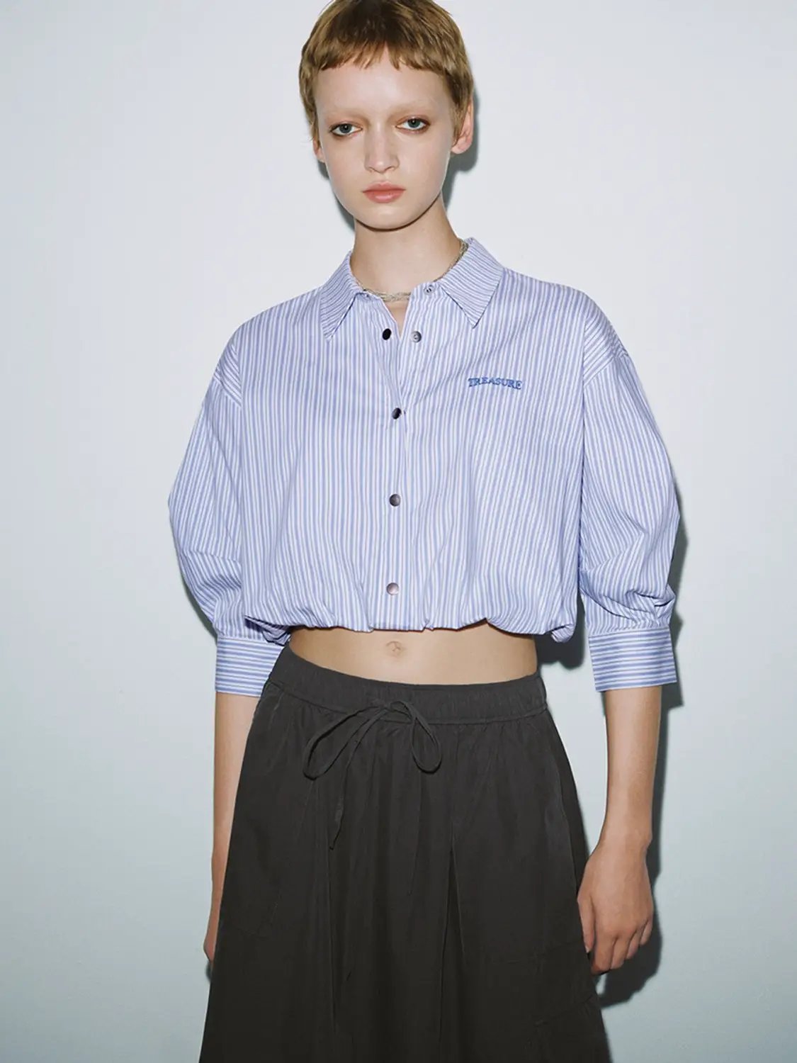 Overhead Cropped Shirts by Urban Revivo Fashion