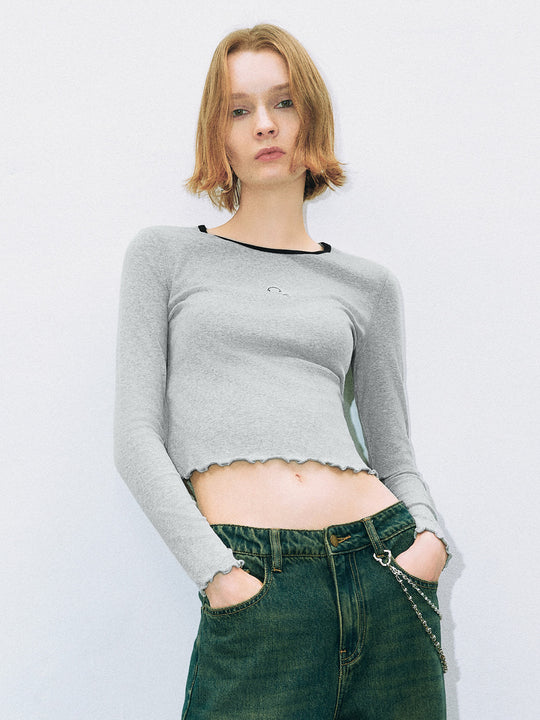 T-shirt attillata con scollo a giro e motivo a lattuga