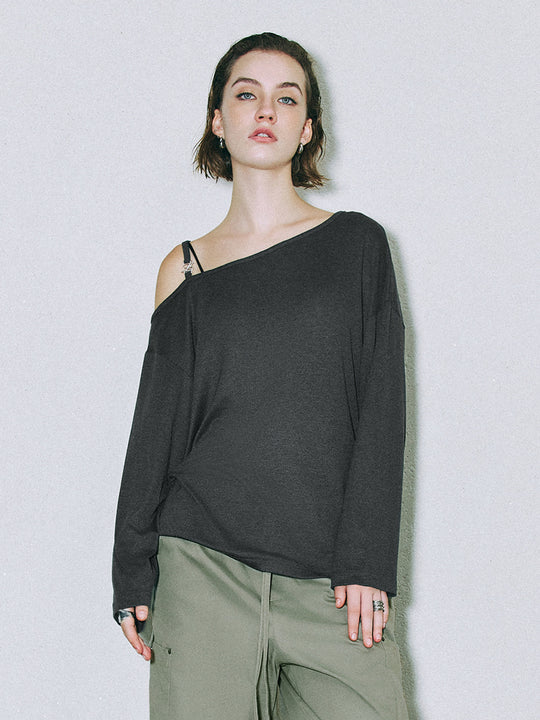 T-shirt larghe con spalle scoperte