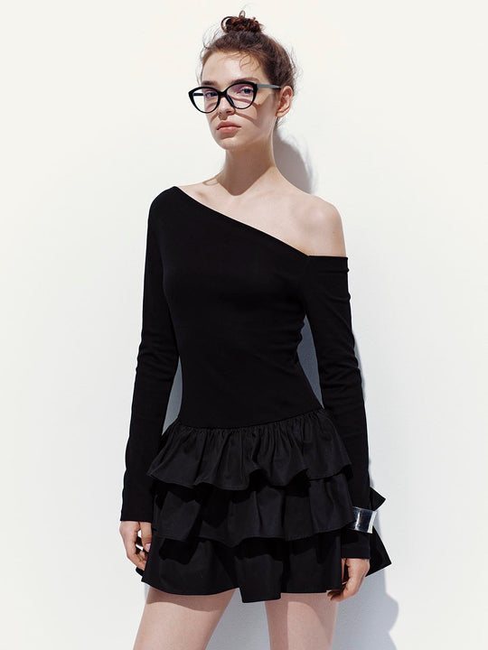 Schulterfreie gestufte Mini-Kleider