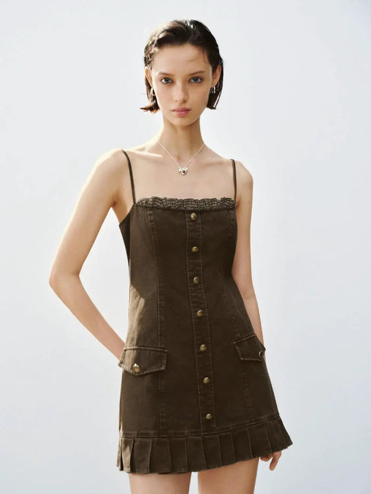 Ärmelloses Mini-Camisolekleid aus Baumwolle mit Falten, Rüschen, A-Linie und Knopfleiste vorne