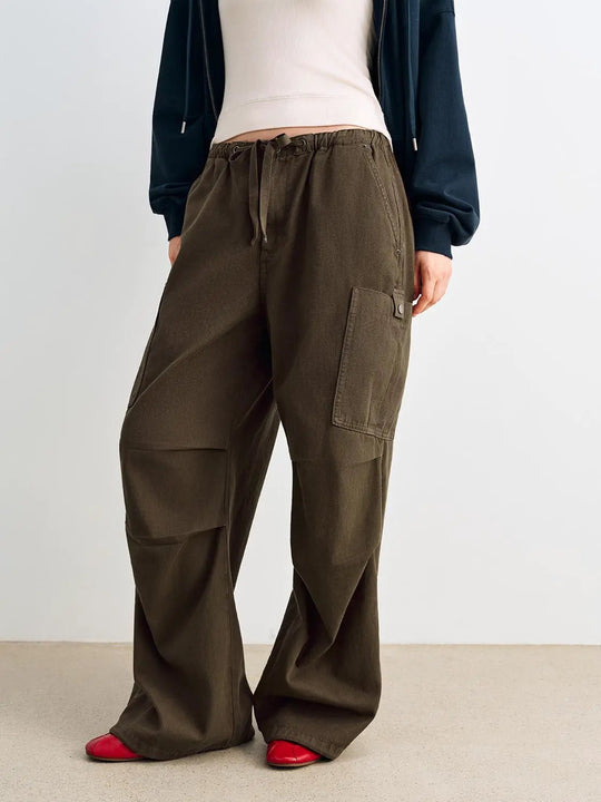 Pantalon cargo en coton à jambes larges, empiècements et taille à cordon