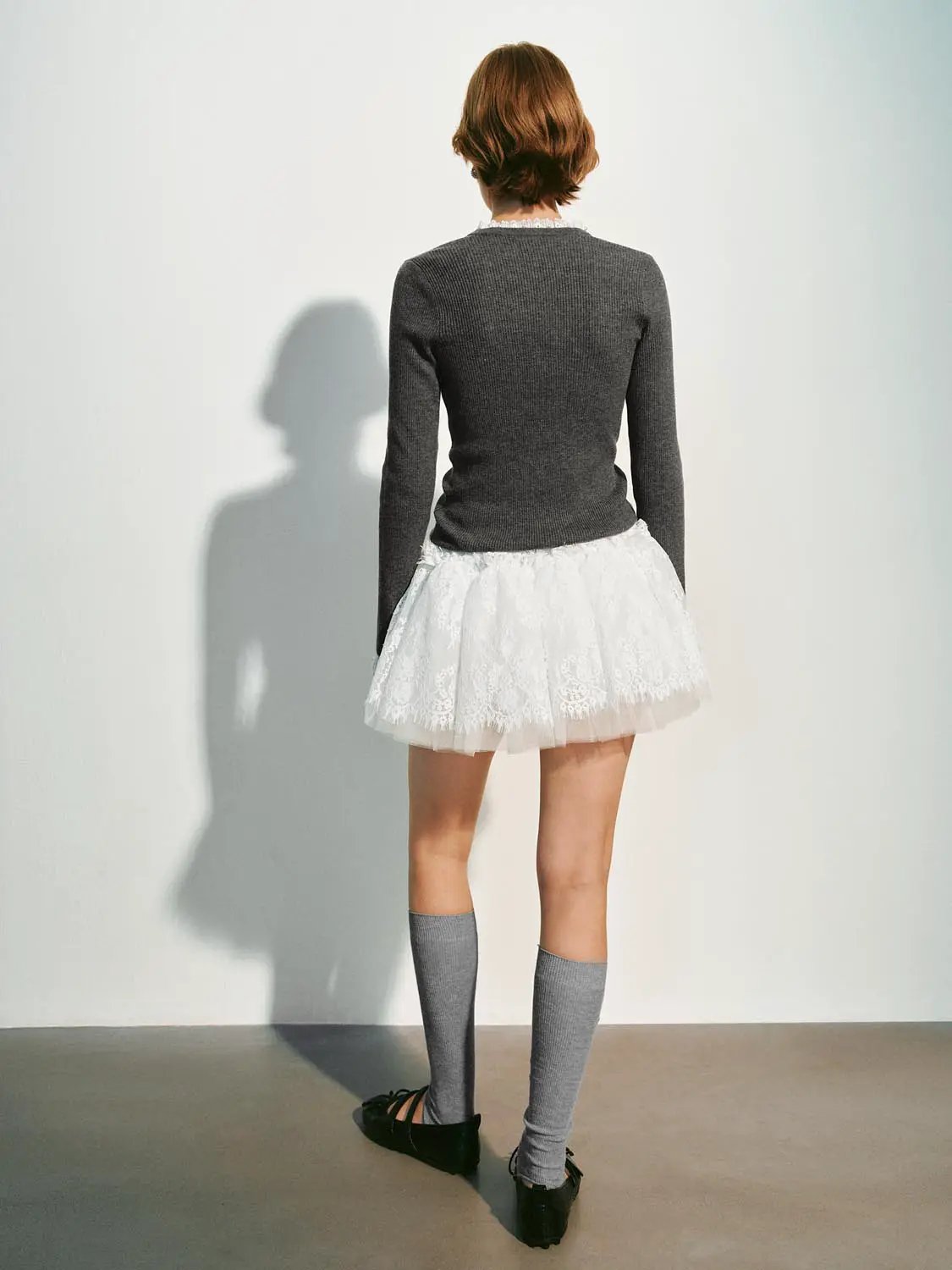 Knit T-Shirt, gray knitted fabric, paired with white lace mini skirt, two-piece set