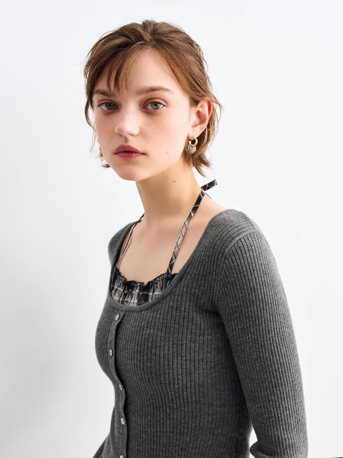 Knit T-Shirt in grey ribbed-knit with button front detail.