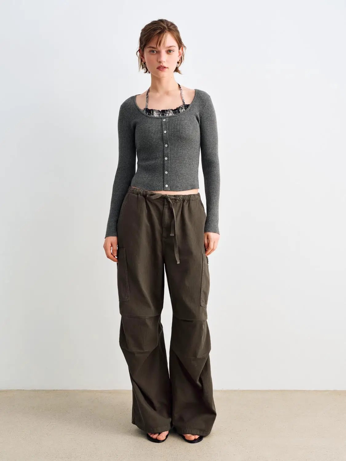 Knit T-Shirt, gray ribbed cropped top with button-front and long sleeves