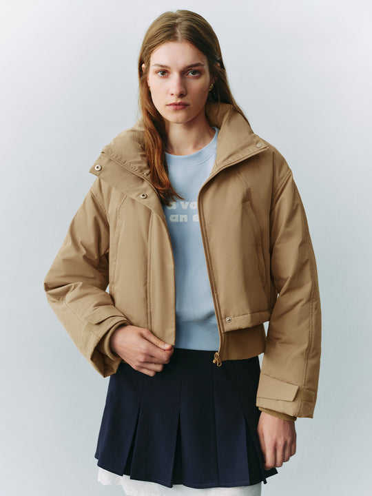 Daunen-Oberbekleidung mit breitem Revers