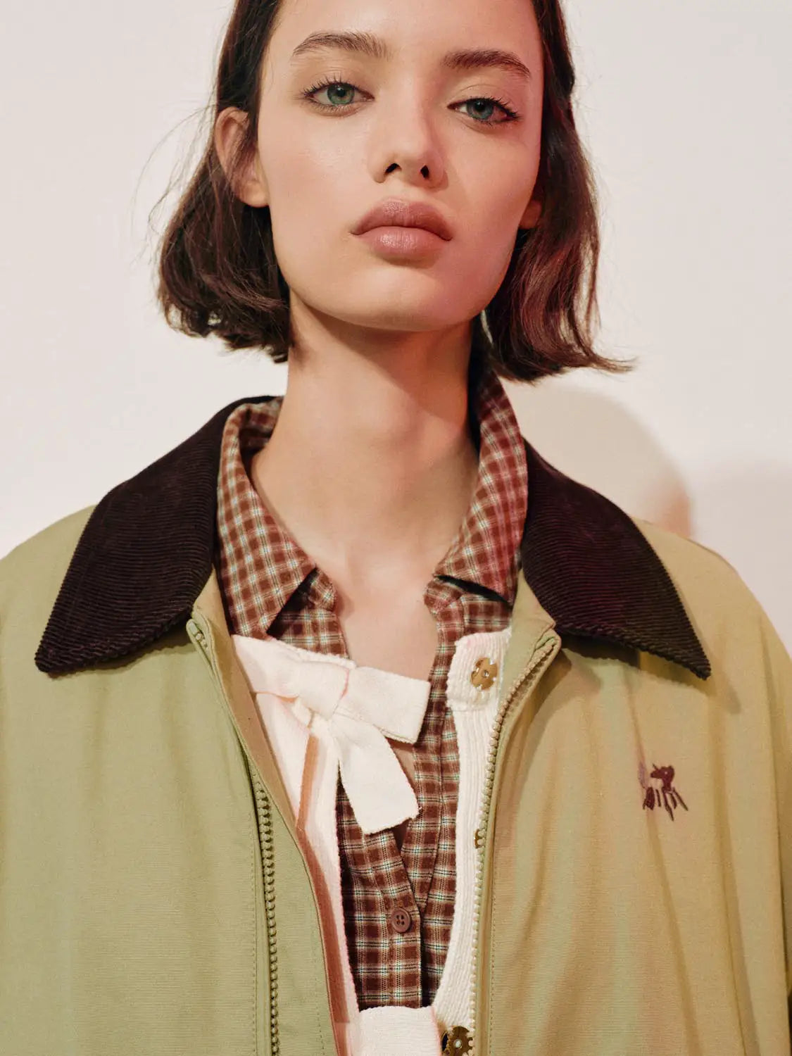 Padded Jacket Urban Revivo Fashion; olive-green body with dark brown corduroy collar