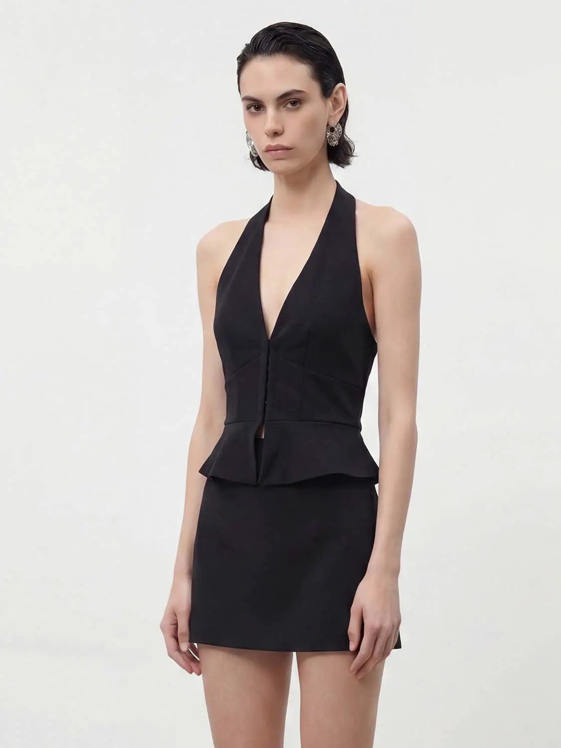 Shirt Urban Revivo Fashion black halter-neck peplum top for women