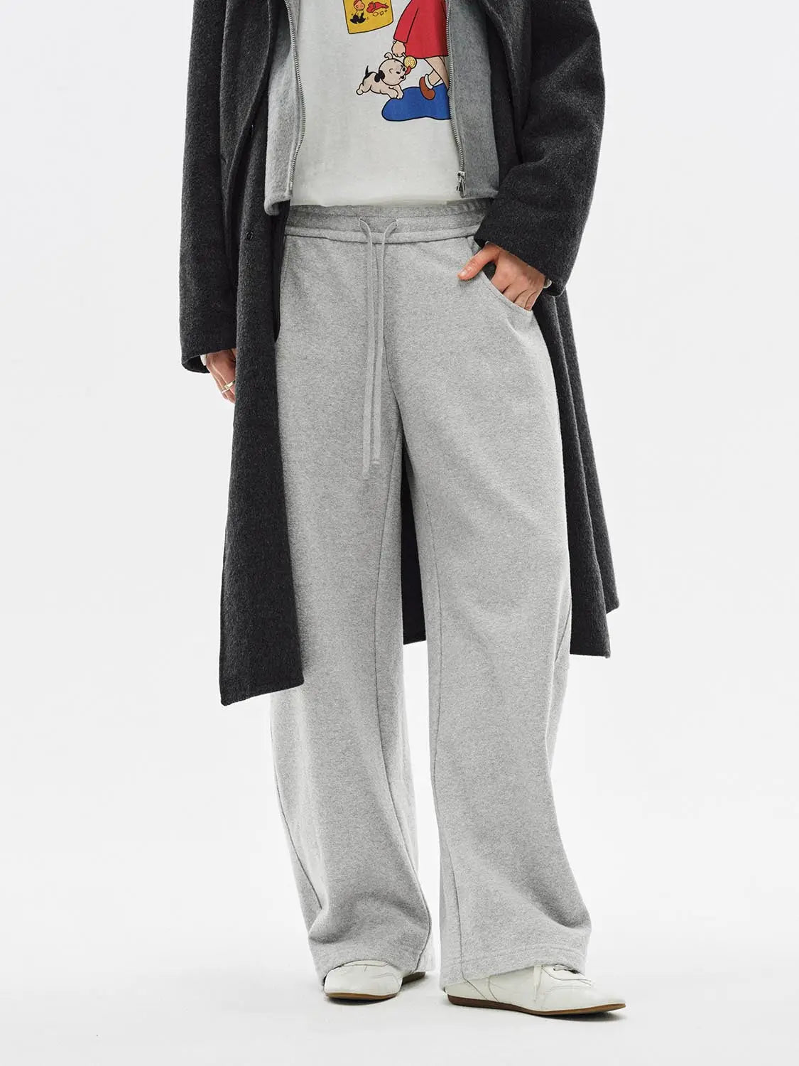 Barrel-Leg Pants gray fleece sweatpants with drawstring waist and side pockets