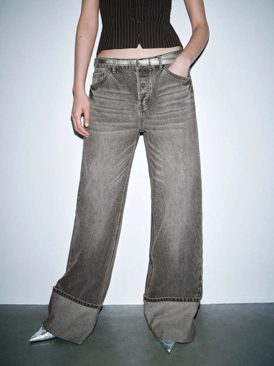 Jeans droits à jambes avec ceinture et revers