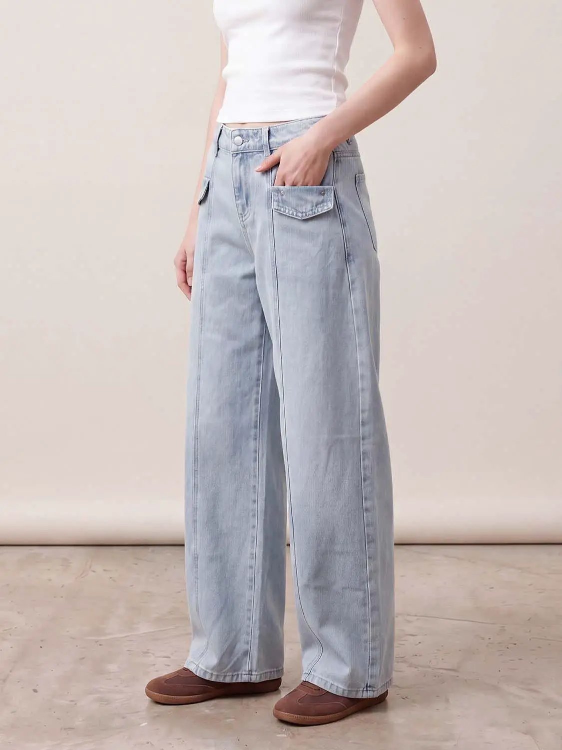【Presale】Wide Leg Jeans with Pocket Design by Urban Revivo Fashion