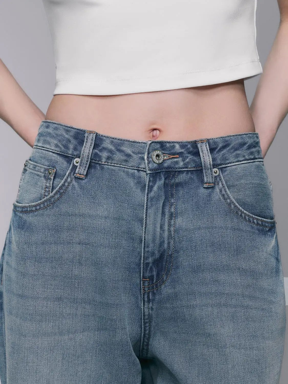 Light wash wide-leg cotton Lyocell-blend jeans by Urban Revivo Fashion