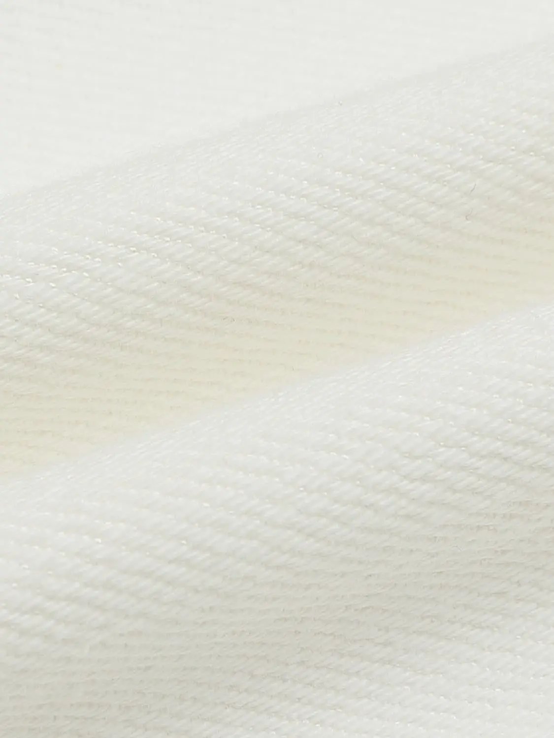 Relaxed elastic waist cotton wide-leg pants; white fabric texture close-up