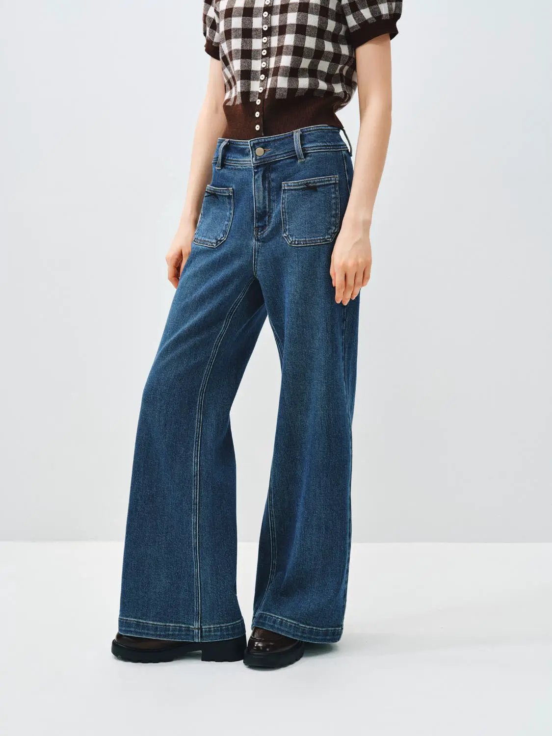Jeans, blue denim wide-leg high-waisted with front patch pockets