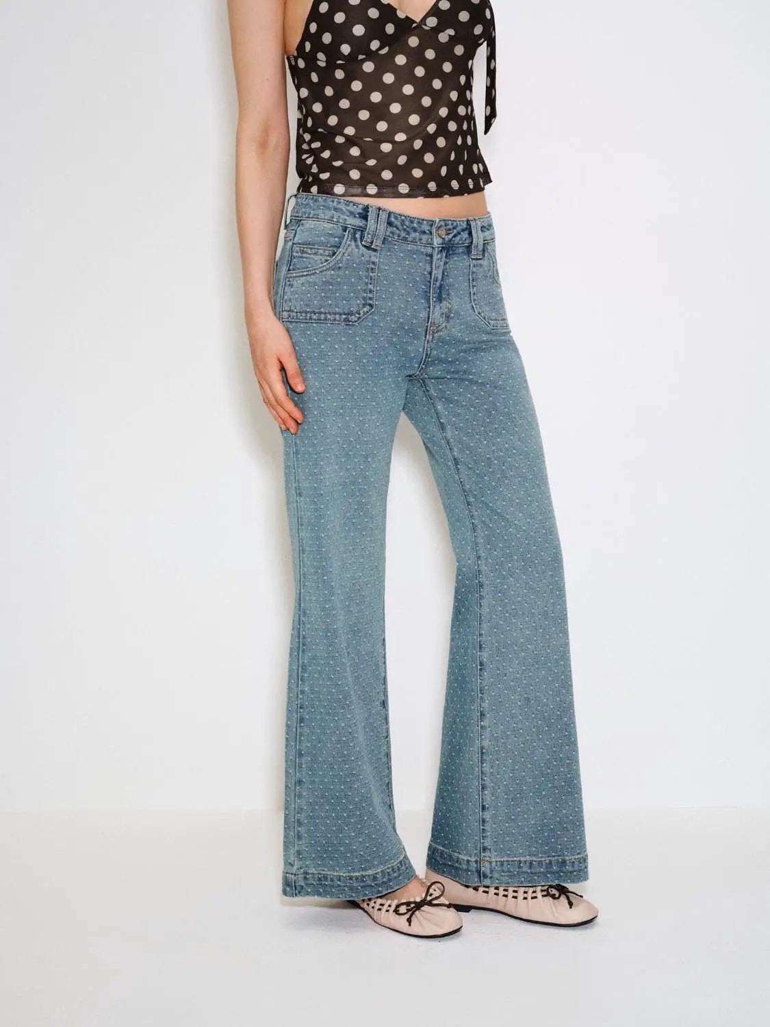 Wide-leg polka dot cotton jeans, mid-rise with slight stretch; Urban Revivo Fashion, light blue.