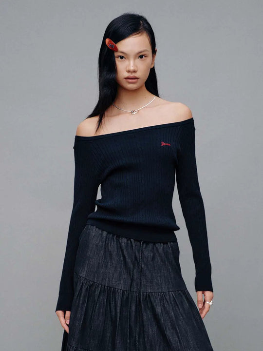 Embroidered Boat Neck Long Sleeve Knitted T-Shirts