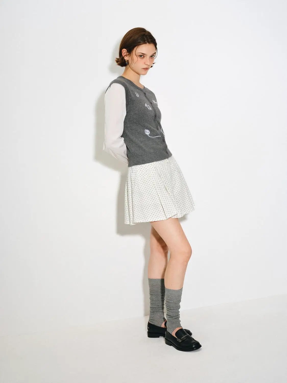 Knit T-Shirt by Urban Revivo Fashion, grey knitted top with a polka-dot skirt