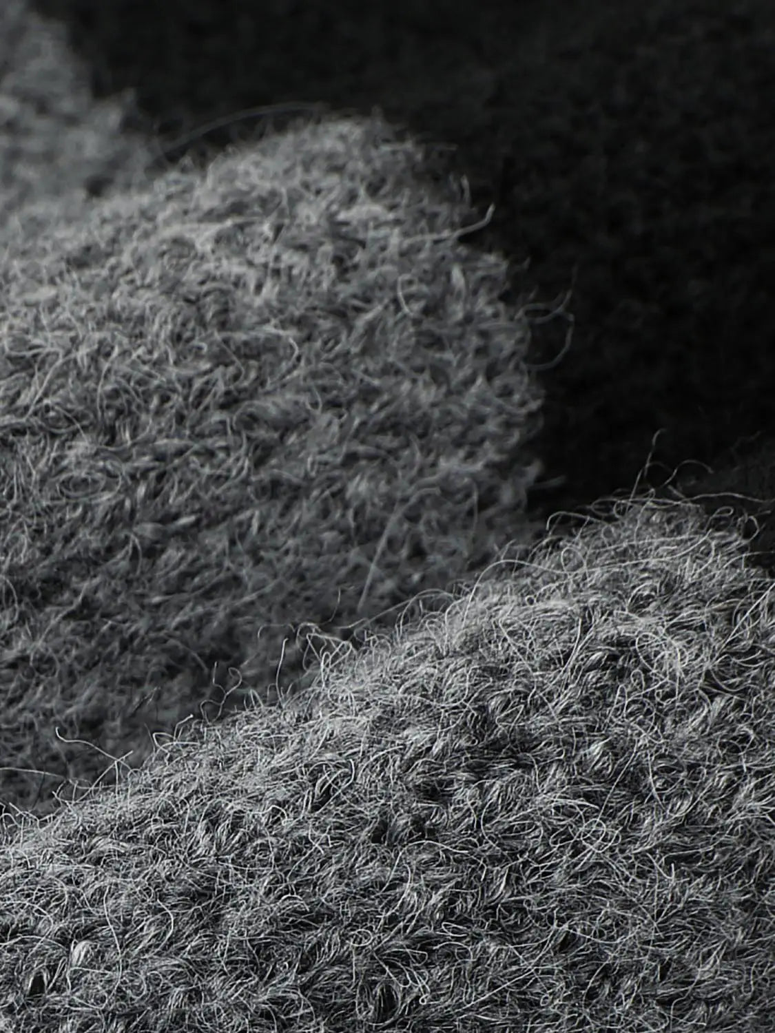 Knit T-Shirt fabric close-up in grey heather; Urban Revivo Fashion